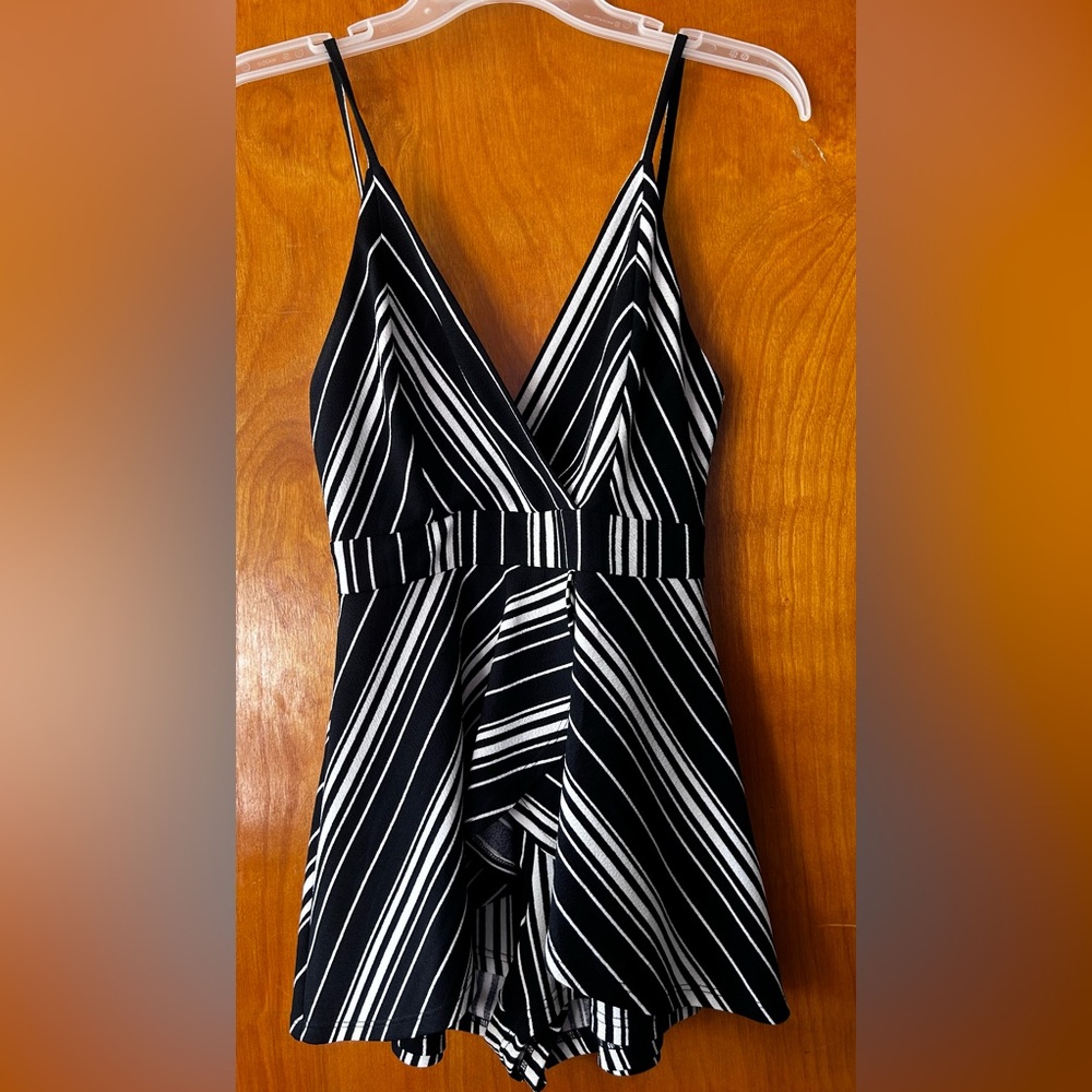 AKIRA Romper